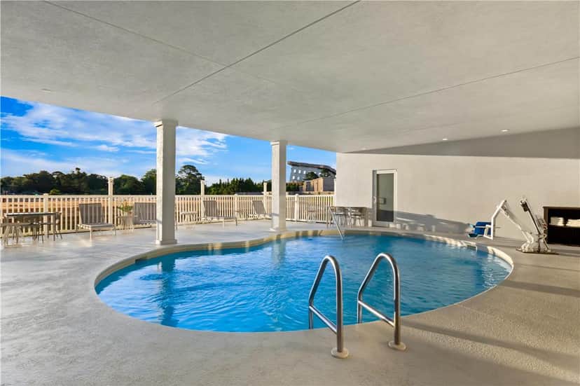Spark By Hilton Panama City Beach — pool