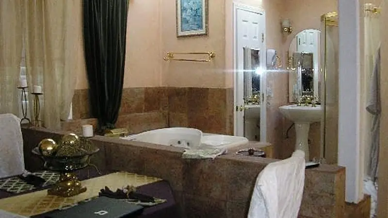 Stargazer Inn and Suites — suite