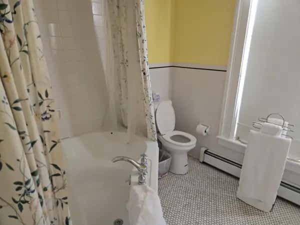 Deep soaking tub at Stay Saratoga in Saratoga Springs, NY