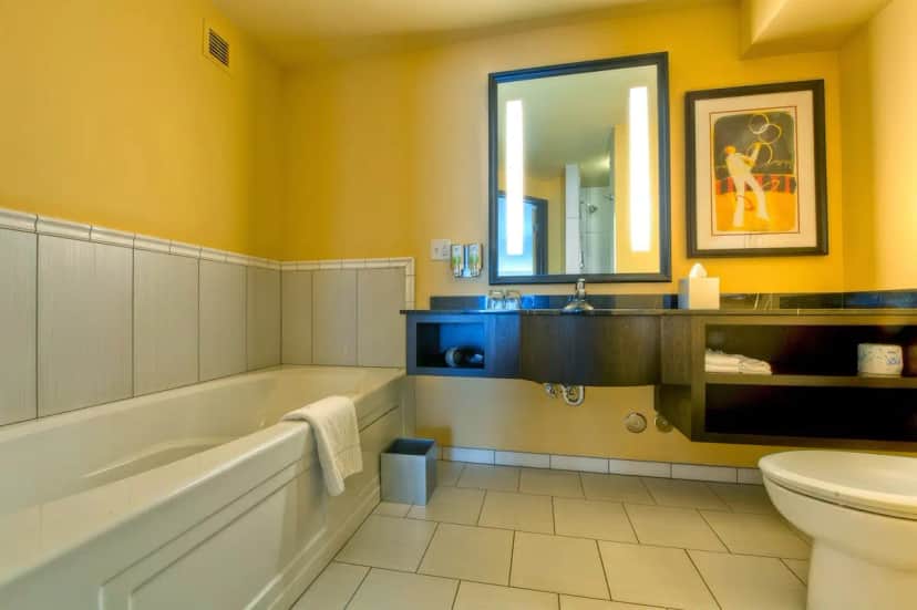 Deep soaking bathtub at Staypineapple, The Maxwell Hotel, Seattle Center