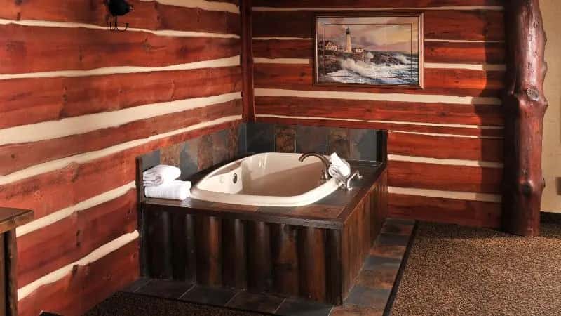 In-room hot tub at Stoney Creek Hotel Quad Cities – Moline in Moline, IL