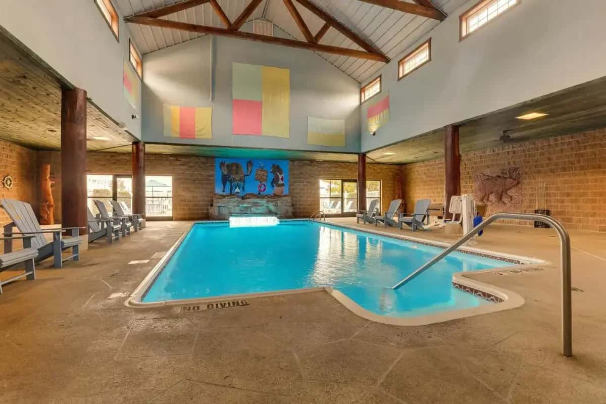 In-room hot tub at Stoney Creek Inn – Quincy in Quincy, IL