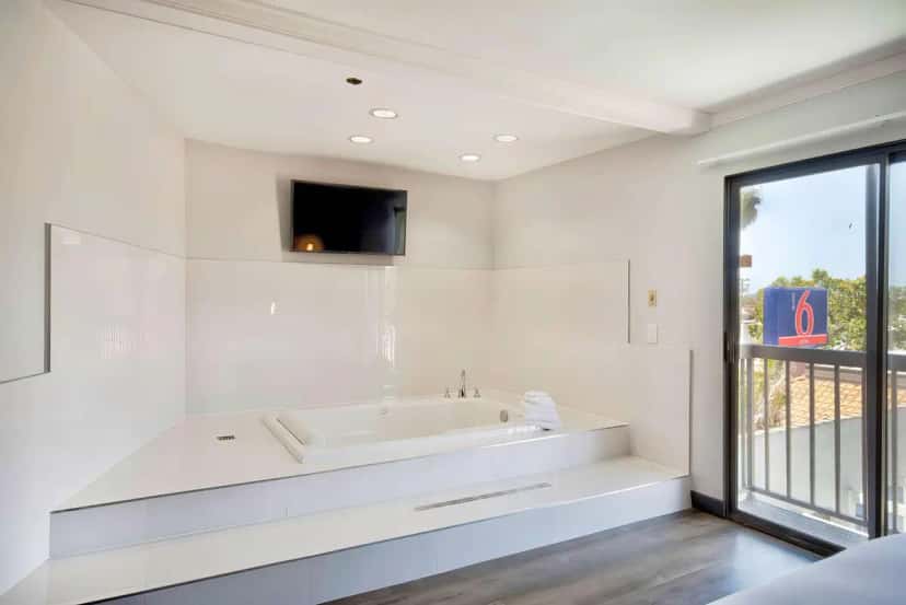 In-room hot tub at Studio 6 Suites Lawndale, CA - South Bay in Lawndale, CA