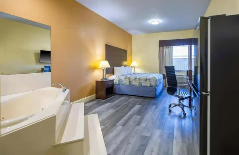 In-room hot tub at Studio 6 Suites Pasadena, TX in La Porte, TX