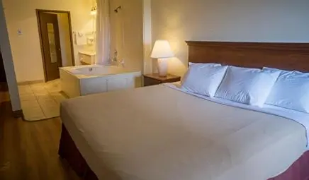 Sunnyside Inn and Suites — suite