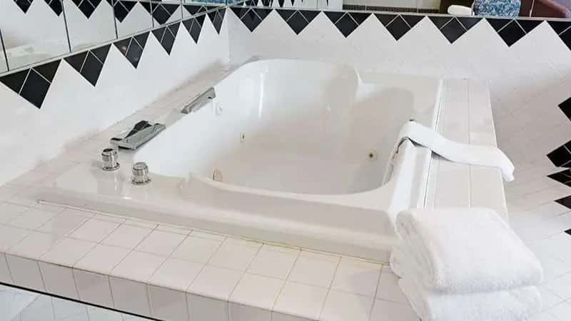 In-room hot tub at Super 8 by Wyndham Canonsburg/Pittsburgh Area in Canonsburg, PA