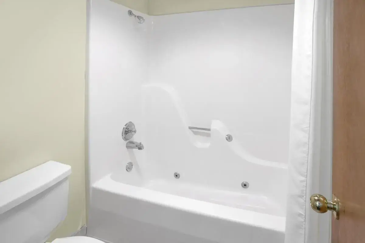 Hotels with jacuzzi in room in Paris