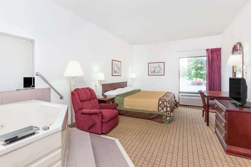 In-room hot tub at Super 8 by Wyndham Conway in Conway, AR