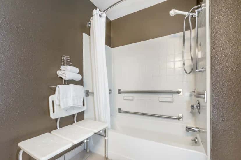 Deep soaking tub at Super 8 by Wyndham Georgetown in Georgetown, KY