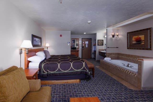 Jetted bathtub