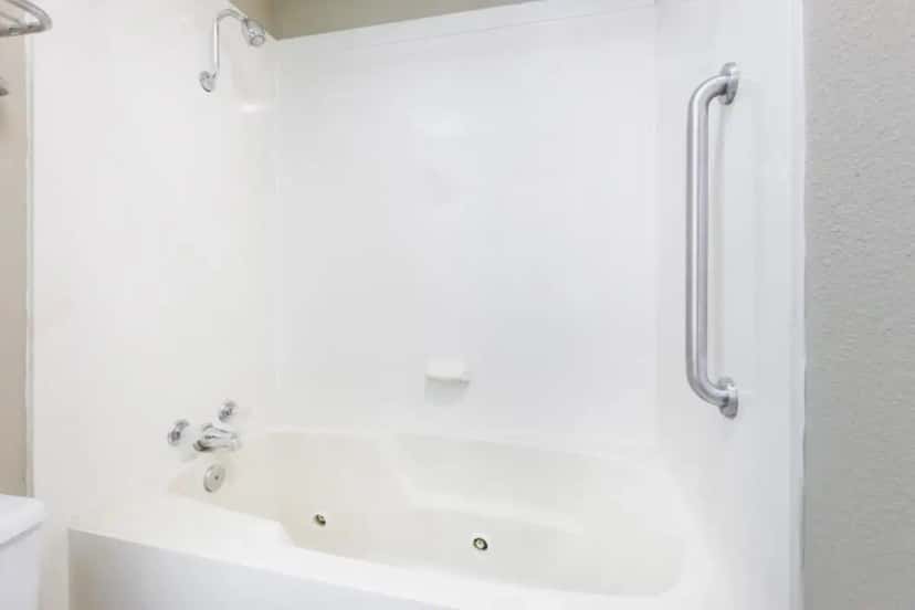 In-room hot tub at Super 8 by Wyndham Harrison AR in Harrison, OH