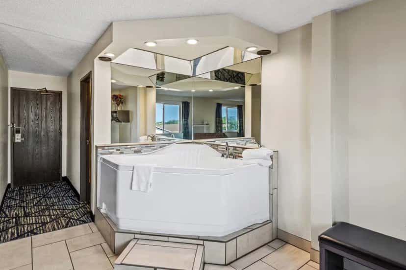 In-room hot tub at Super 8 by Wyndham Independence Kansas City in Independence, MO