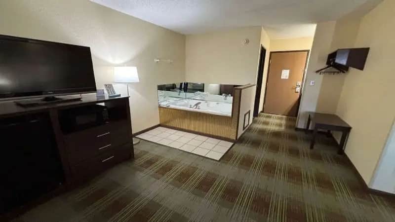 Super 8 by Wyndham Lincoln hotel photo 1 in Lincoln, Illinois