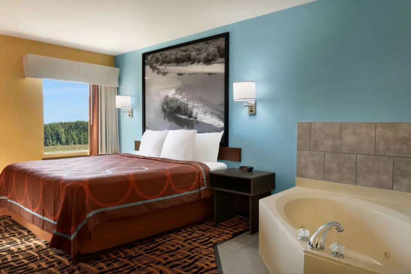 Super 8 by Wyndham Olive Branch hotel photo 1 in Olive Branch, Mississippi