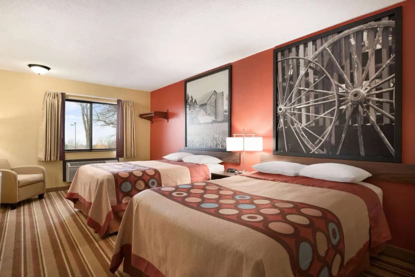 Hotels with jacuzzi in room in Rantoul