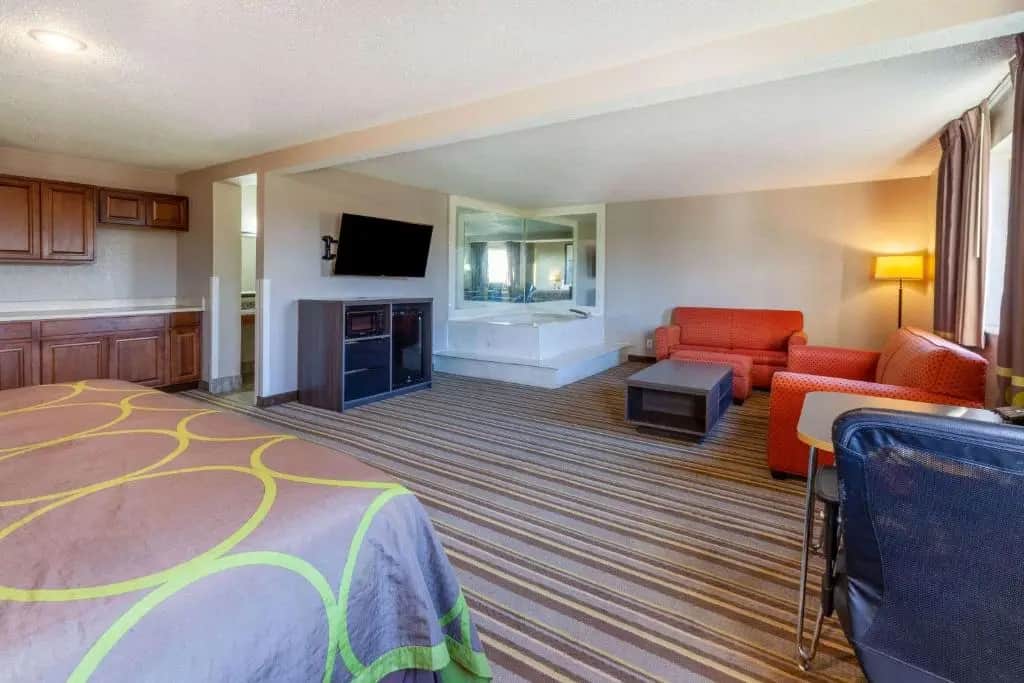 Private in-room jacuzzi in the Deluxe King Suite at Wingate By Wyndham Roseville / Detroit