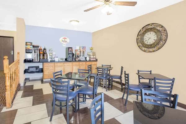 Super 8 by Wyndham Waterloo — guest room