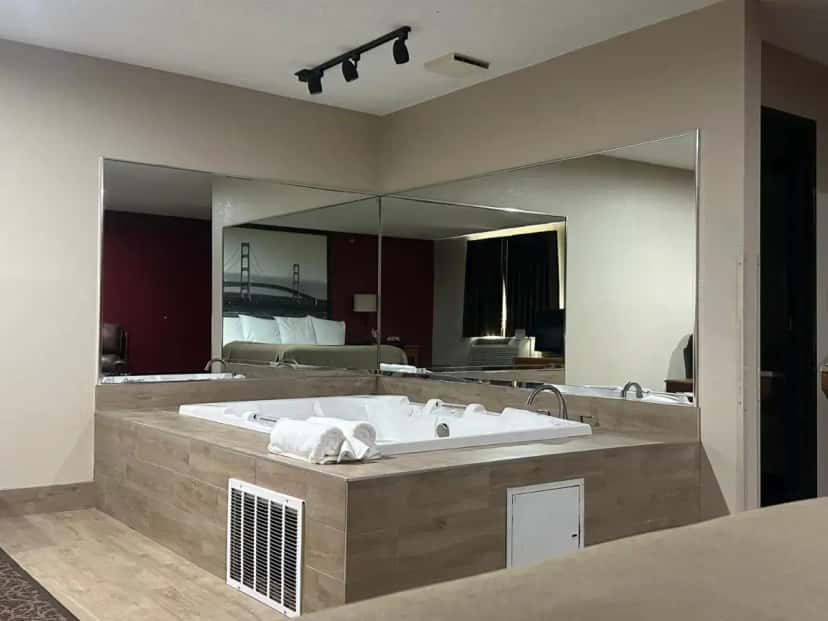 In-room hot tub at Super 8 by Wyndham West Branch in Maple Valley, WA