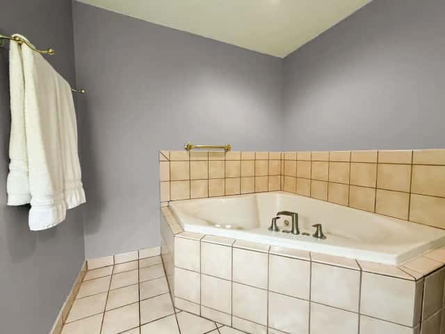 Deep soaking bathtub at Super 8 by Wyndham Williston ND