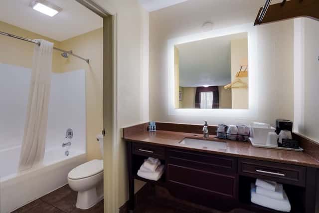 Jetted bathtub at SureStay By Best Western Manning