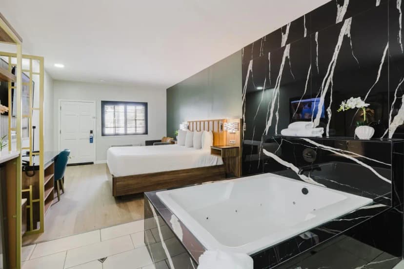 Hotels with jacuzzi in room in Morgan Hill
