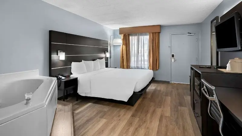 Hotels with jacuzzi in room in Wilmington