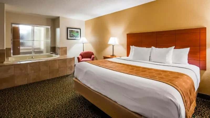 In-room hot tub at SureStay Plus Hotel by Best Western Wytheville in Wytheville, VA