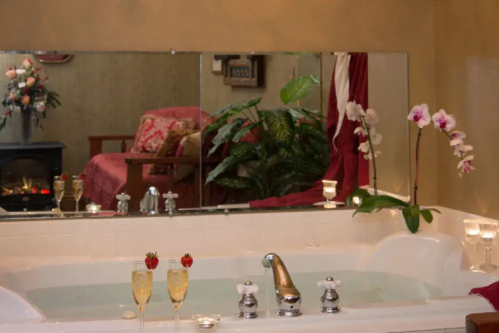 Private in-room jacuzzi tub at Sutherland House Victorian Bed & Breakfast