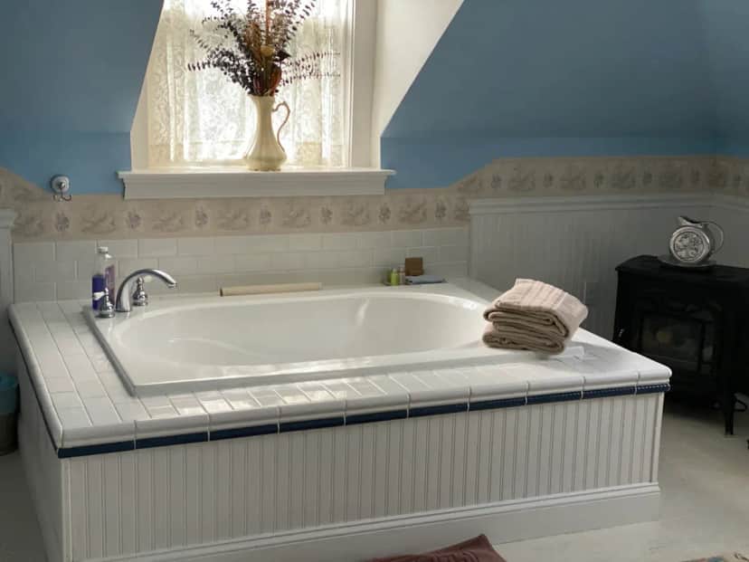 Deep soaking bathtub at Sutton House Bed & Breakfast