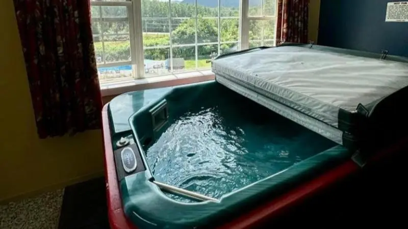 Hotels with jacuzzi in room in Intervale