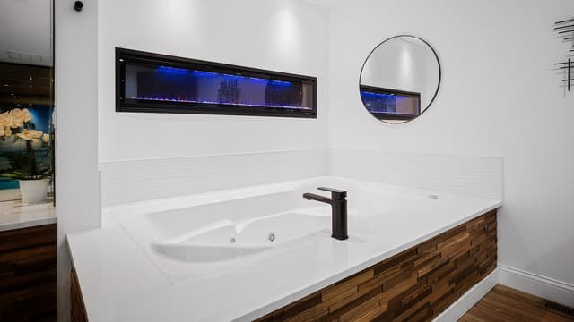 Jetted bathtub