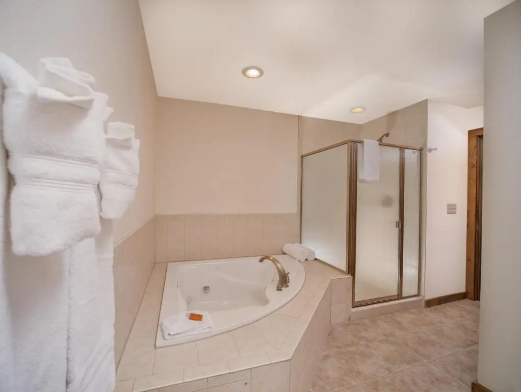 Private in-room jacuzzi tub in the Junior Suite with Mountain View at Taharaa Mountain Lodge