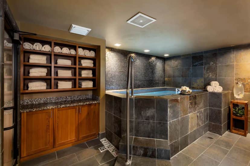 Teton Mountain Lodge & Spa Shared indoor hot tub