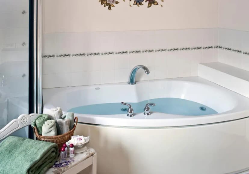 Hotels with jacuzzi in room in Terre Hill