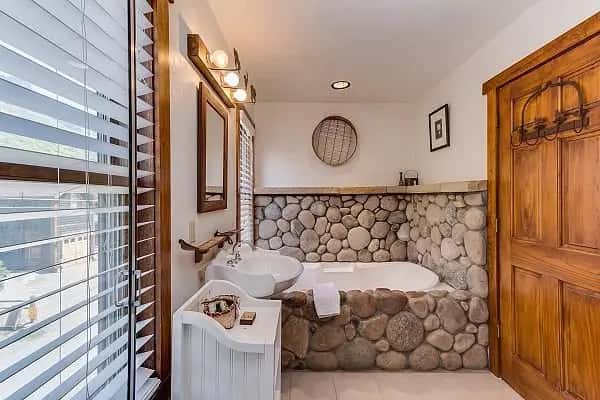 In-room hot tub at The Beachcomber Motel and Spa on the Beach in Fort Bragg, CA