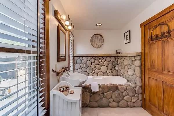 The Beachcomber Motel and Spa on the Beach — view
