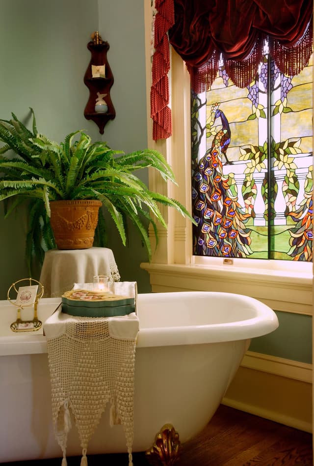 Deep soaking bathtub