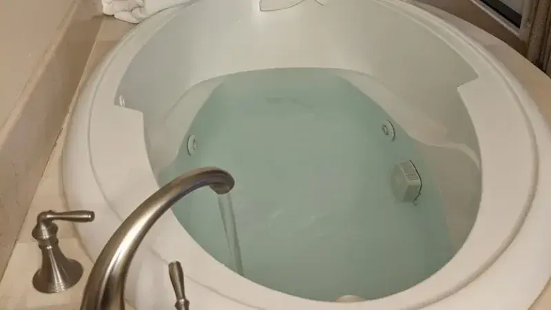 Hotels with jacuzzi in room in Sausalito