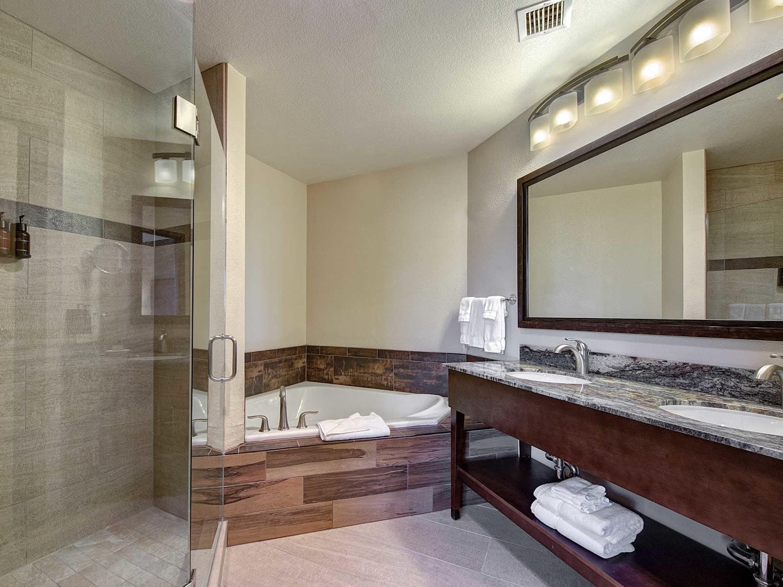 The Golden Hotel, Ascend Hotel Collection