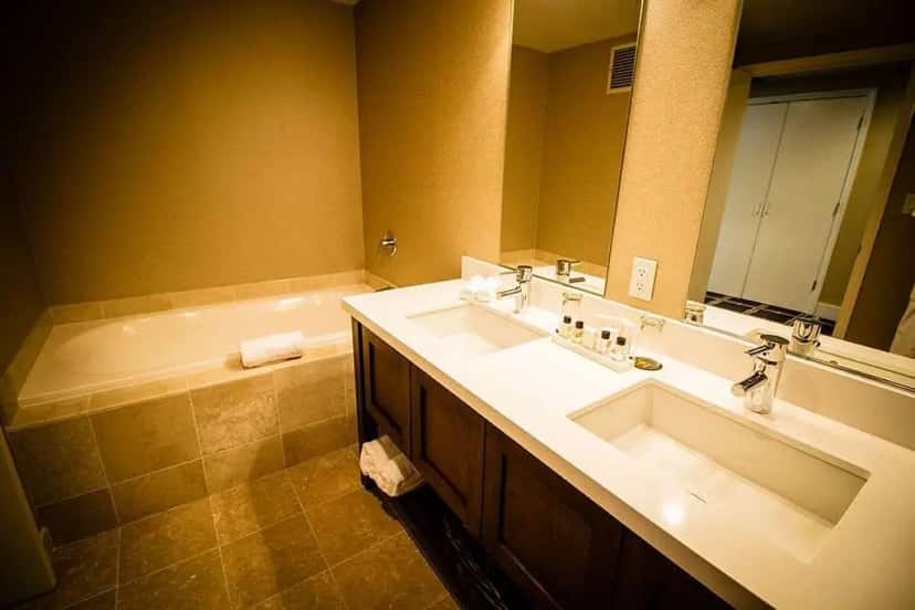 In-room hot tub at The Grand in Sunnyvale, CA