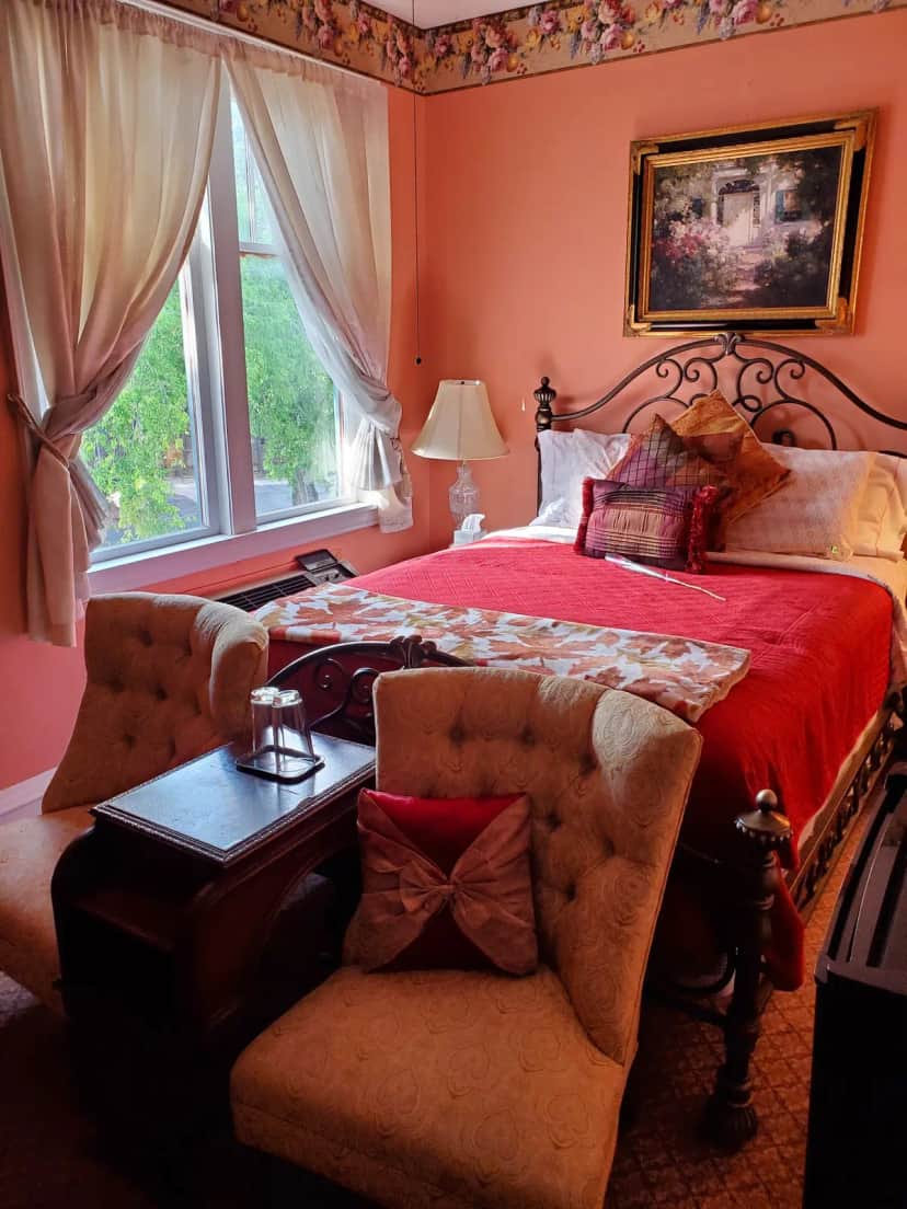 The Grandison at Maney Park — guest room