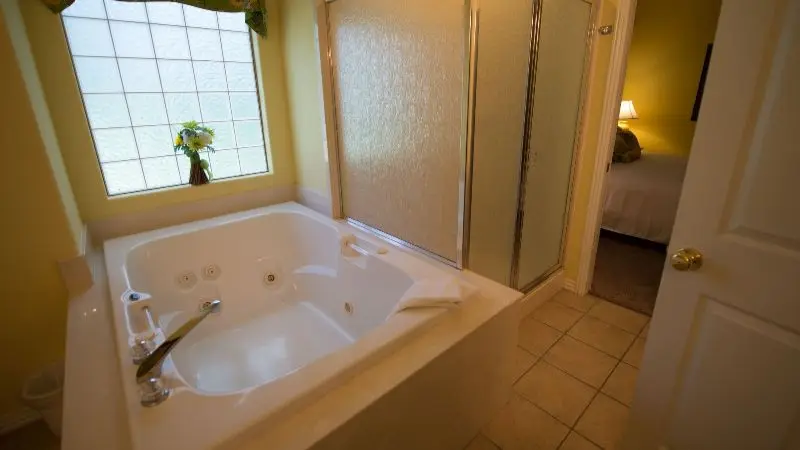 The Greens II Resort at Bella Vista Village hotel photo 1 in Bella Vista, Arkansas