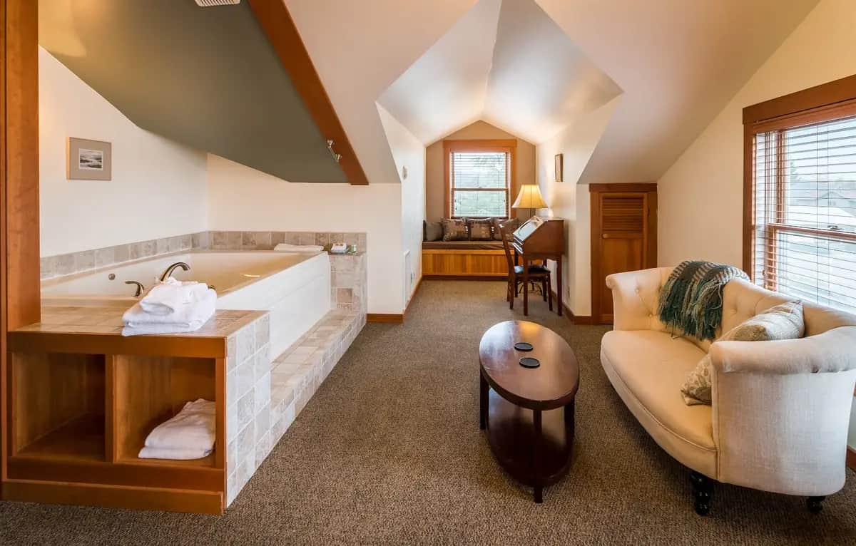 Private in-room jacuzzi at The Heron Inn & Day Spa