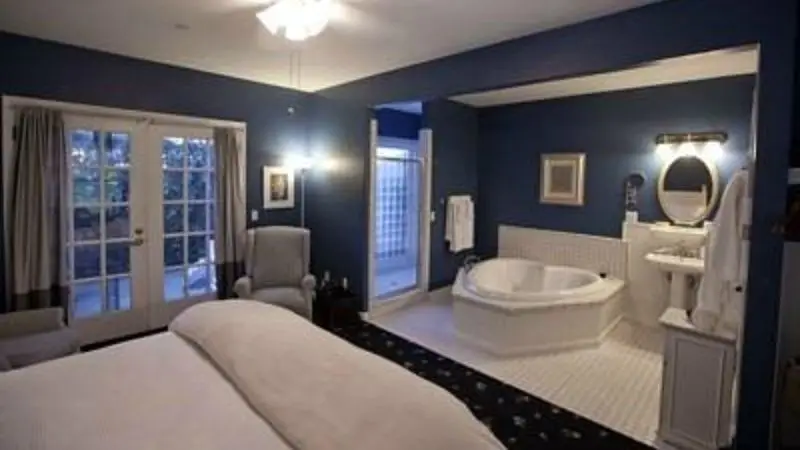 In-room hot tub at The Inn on First in Napa, CA