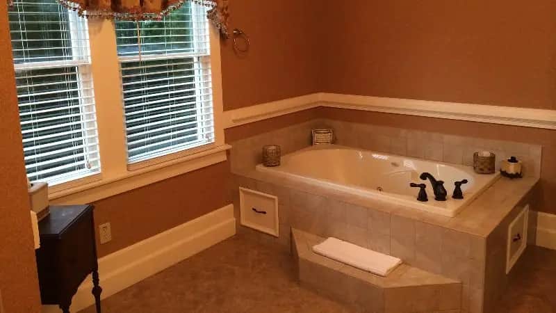The Jacqueline House hotel photo 1 in New Castle, Pennsylvania