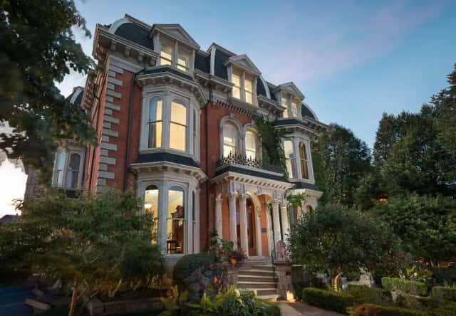 The Mansion on Delaware Avenue — guest room