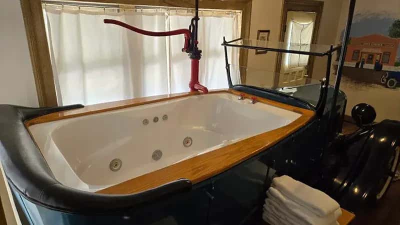 In-room hot tub at The Mulberry Inn in St. George, UT