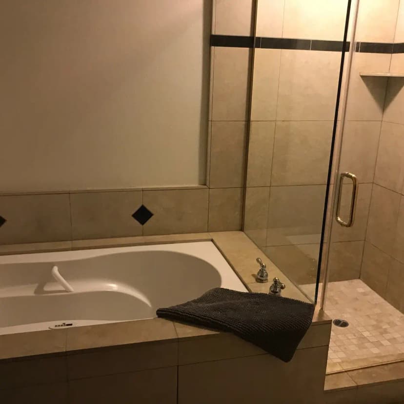 Hotels with jacuzzi in room in Half Moon Bay