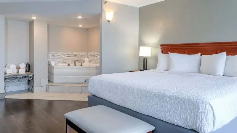 In-room hot tub at The Ramsey Hotel and Convention Center in Pigeon Forge, TN