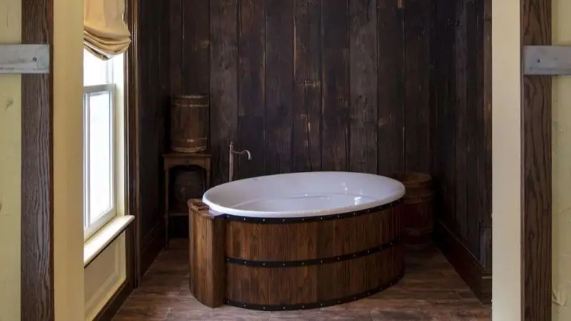 Hotels with jacuzzi in room in Roxbury